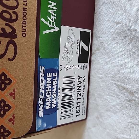 Skechers Stretch Sandals - Picture 2 of 4